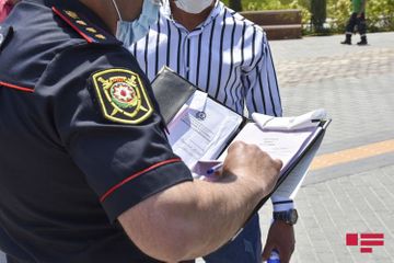 В Баку полиция начала рейды в отношении тех, кто не носит маски - ОБНОВЛЕНО - ФОТО