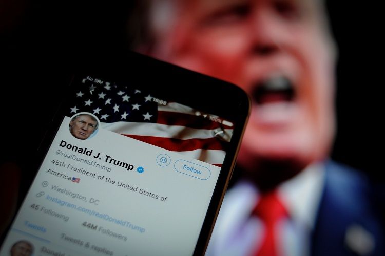 “Twitter” Trampın aksiyalarla bağlı paylaşımını bloklayıb
