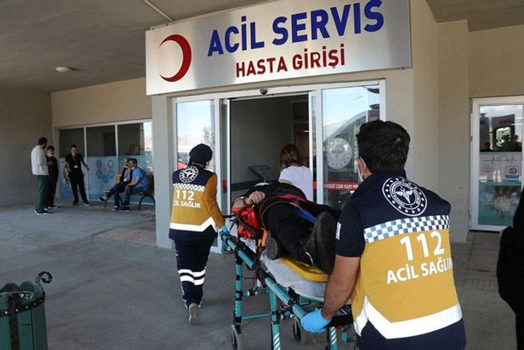 Türkiyədə avtobus aşıb, 19 nəfər yaralanıb
