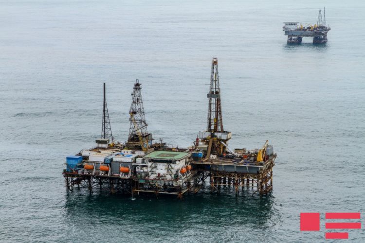 Azərbaycan neftinin qiyməti 43 dolları ötüb