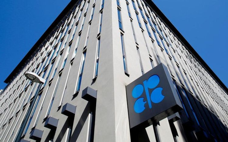 OPEC delegate: Iraq tells OPEC it will cut oil output to comply with quota