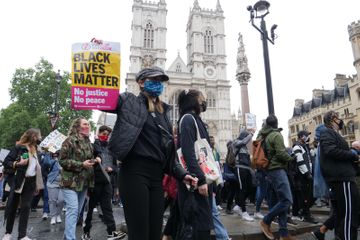 Londonda Corc Floyd üçün keçirilən aksiyadan FOTOREPORTAJ