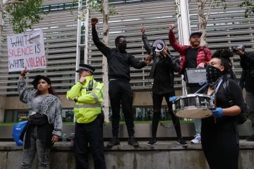 Londonda Corc Floyd üçün keçirilən aksiyadan FOTOREPORTAJ