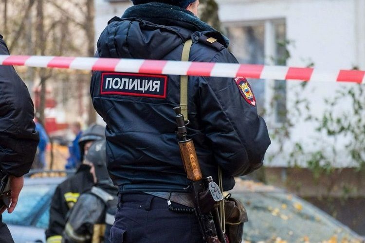 В Москве мужчина устроил стрельбу из окна дома, есть раненые 
