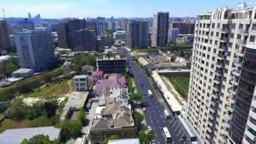 В Баку на улице Юсифа Сафарова создается новая дорожная развязка