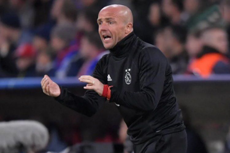 Bundesliqanın bərpasından sonra ilk baş məşqçi istefası olub 
