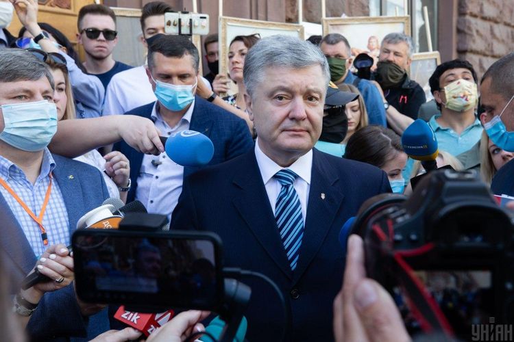 Ukrayna Baş Prokurorluğu Poroşenkoya qarşı yeni ittiham irəli sürüb 