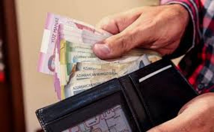 В Азербайджане среднемесячная зарплата выросла в годичном сравнении на 27% 