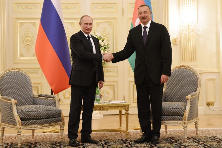 Президент Азербайджана поздравил Владимира Путина 