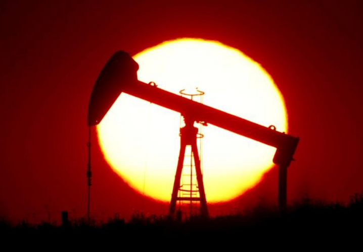 Oil prices extend slump as U.S. coronavirus cases climb