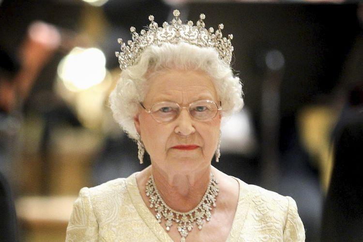 Azerbaijani President congratulates Queen Elizabeth II