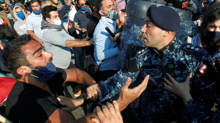 Армия и полицейские вытеснили демонстрантов из центра Бейрута
