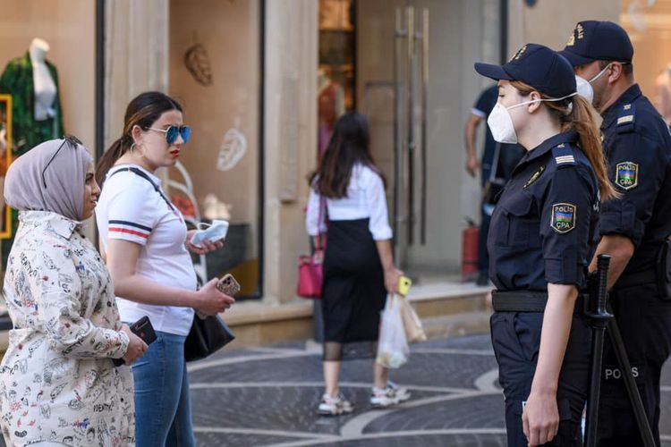 В Баку за неношение масок оштрафованы граждане - ФОТО - ВИДЕО