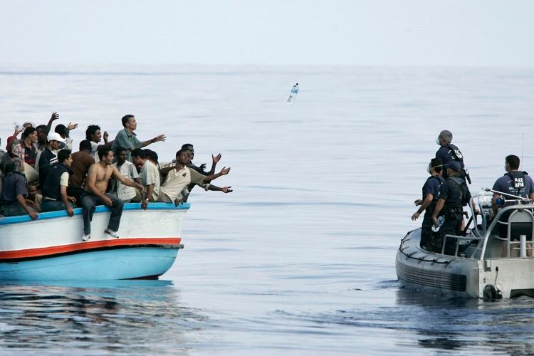 Tunis sahillərində gəmi çevrilib, azı 61 nəfər ölüb