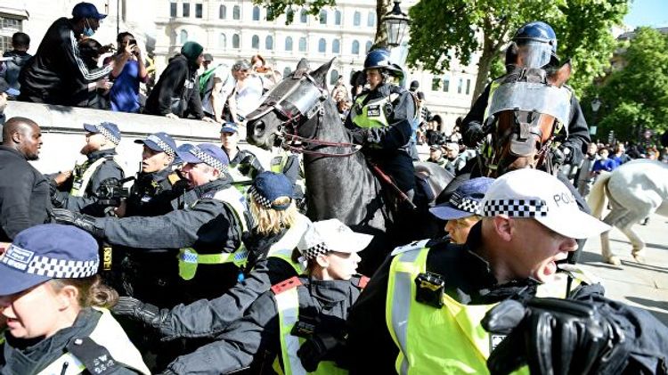 В Лондоне задержали более ста человек в ходе беспорядков