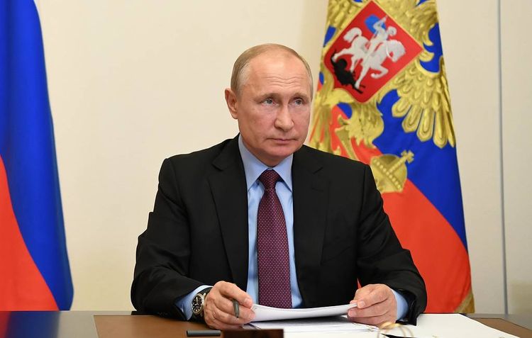 Putin writes article about WWII