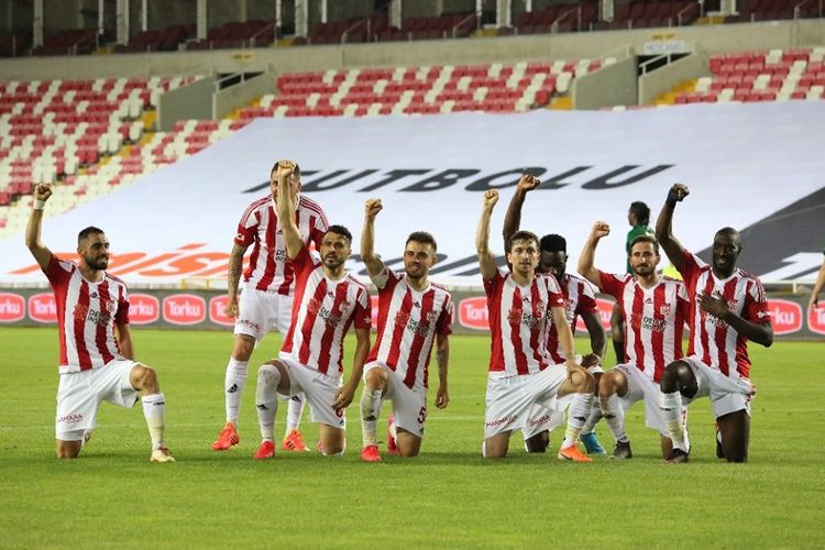 "Sivasspor" qələbə qazanaraq, Super Liqada üçüncü yerə yüksəlib