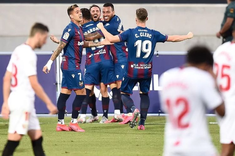  "Sevilya" və "Betis" qələbəni son dəqiqələrdə əldən verib