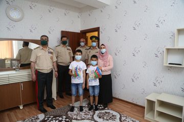 Müdafiə naziri yeni hərbi şəhərcik kompleksinin açılışında iştirak edib