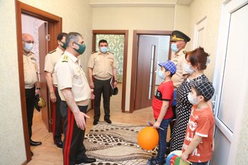 Müdafiə naziri yeni hərbi şəhərcik kompleksinin açılışında iştirak edib