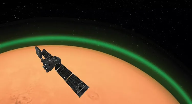 Astronomers detect glowing green oxygen aura in Mars’ atmosphere