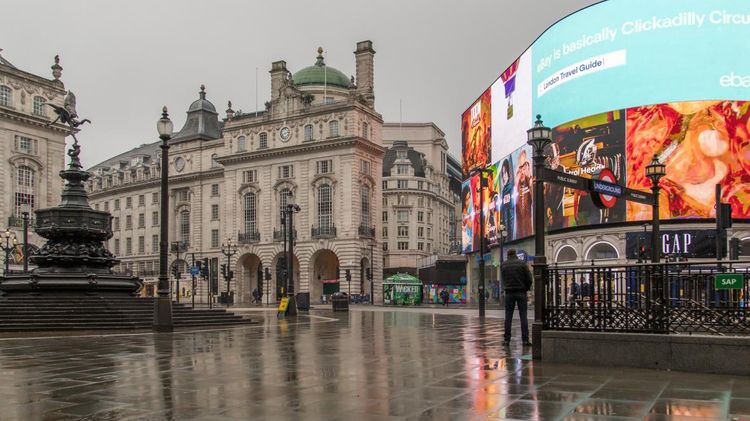 Böyük Britaniyanın dövlət borcu 57 ilin rekordunu yeniləyib