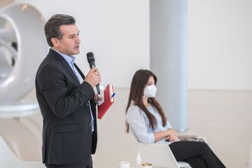 Azərbaycan Prezidentinin köməkçisi Anar Ələkbərov media nümayəndələri ilə görüşüb