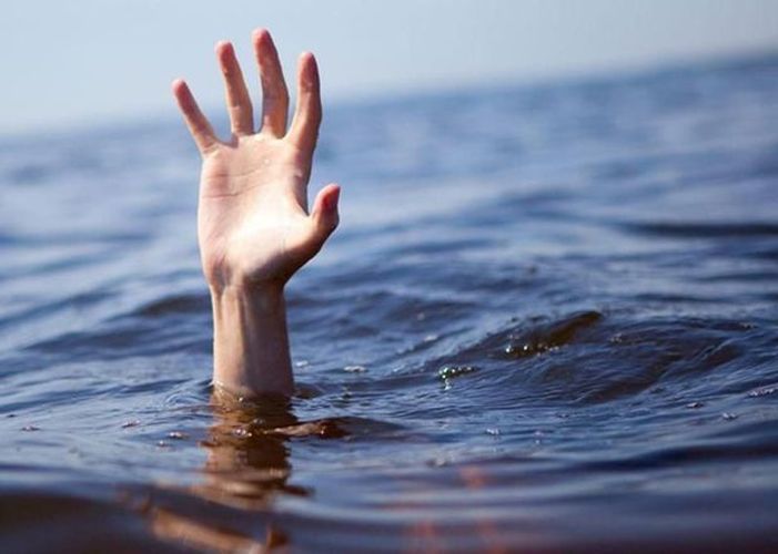 На неконтролируемом участке Каспия утонул человек