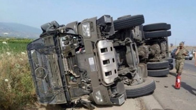 Türkiyədə avtomobili aşıb, 5 hərbçi yaralanıb