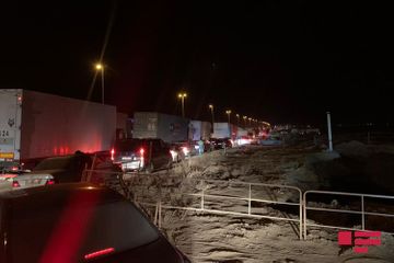 Водители на выезде из Баку вновь пытались объехать посты по грунтовым дорогам, выписаны сотни штрафов - ФОТО - ВИДЕО