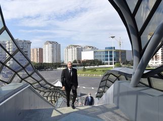 Prezident İlham Əliyev Bakıda yerüstü piyada keçidinin açılışında iştirak edib - FOTOSESSİYA - YENİLƏNİB