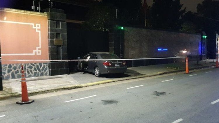 Man rams car into Chinese Embassy in Buenos Aires