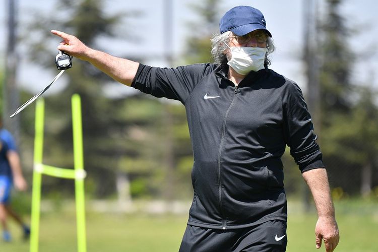 Türkiyə klubu baş məşqçini istefaya göndərib