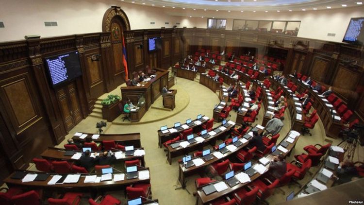 Ermənistan parlamentinin deputatları koronavirusa yoluxub