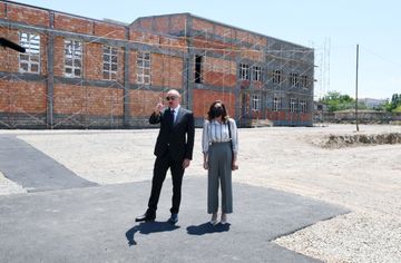 Prezident İlham Əliyev Gəncədə MİDA tərəfindən inşa edilən yaşayış kompleksinin tikintisi ilə tanış olub - YENİLƏNİB