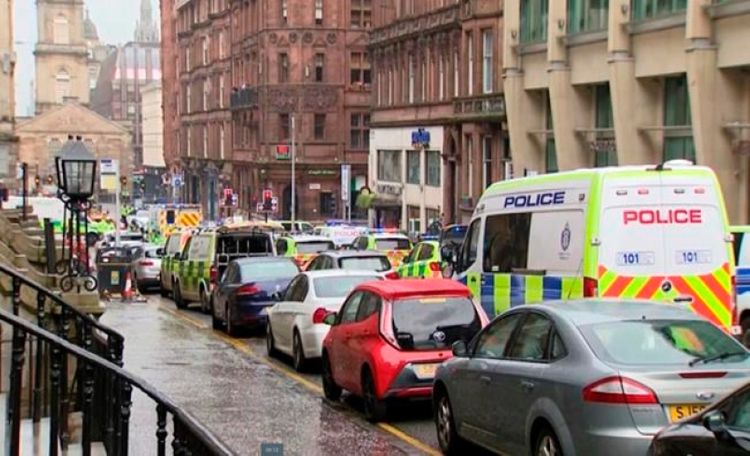 Man shot by police in Glasgow has died 