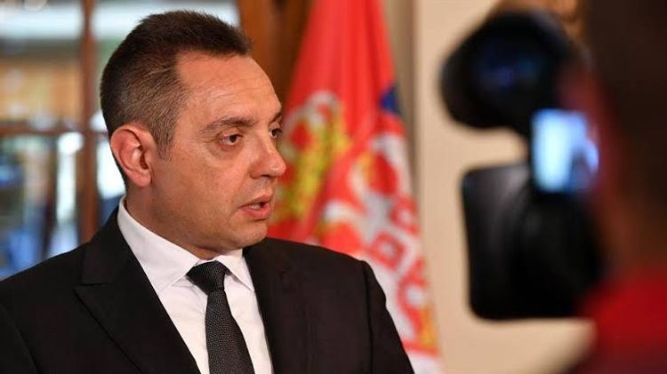 Министр обороны Сербии заразился коронавирусом
