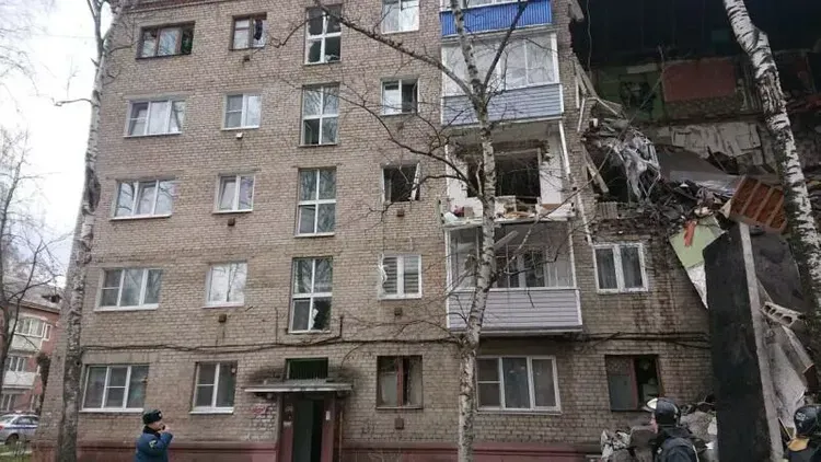 Moskvada yaşayış binasında partlayış olub