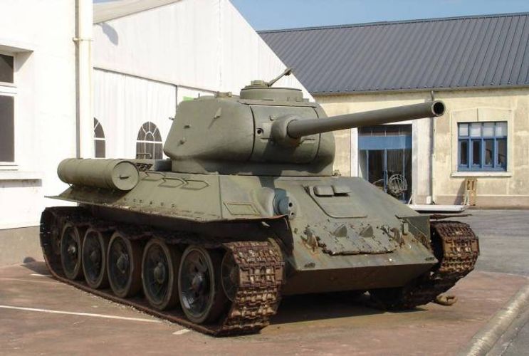 Житель Москвы выставил на продажу танк T-34