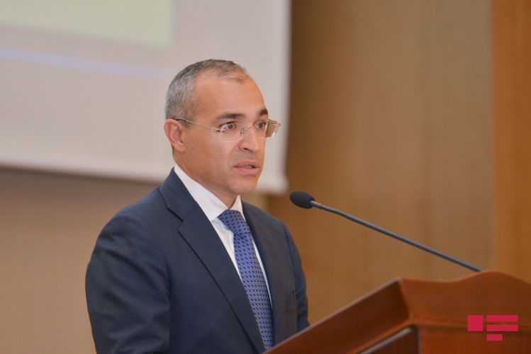 Азербайджан проводит обсуждения в связи с началом деятельности двух фондов в стране