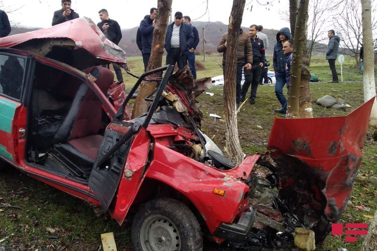 Passenger car-truck collusion in Azerbaijan claims 2 lives and injures 3