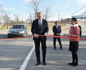 Prezident İlham Əliyev Daş Salahlı-Ürkməzli-Dəmirçilər avtomobil yolunun açılışında iştirak edib
