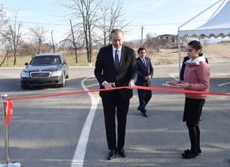 Prezident İlham Əliyev Daş Salahlı-Ürkməzli-Dəmirçilər avtomobil yolunun açılışında iştirak edib
