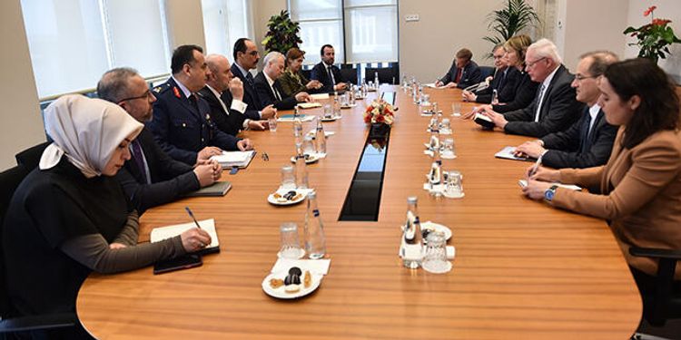 Türkiyə Prezidentinin mətbuat katibi Ceyms Cefri və Kelli Kraftla görüşüb