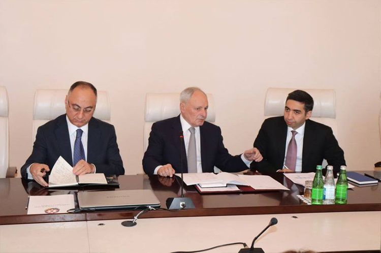 Azerbaijan’s Health Ministry holds extended meeting on coronavirus threat 