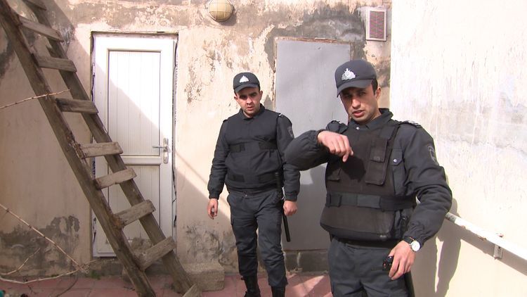 В Баку полицейские с целью задержания вора выстрелили в воздух