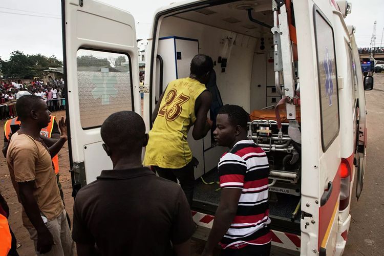 В Гане 27 человек погибли при столкновении двух автобусов