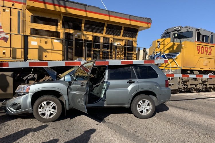 Meksikada qatar avtomobili vurub, ölənlər var