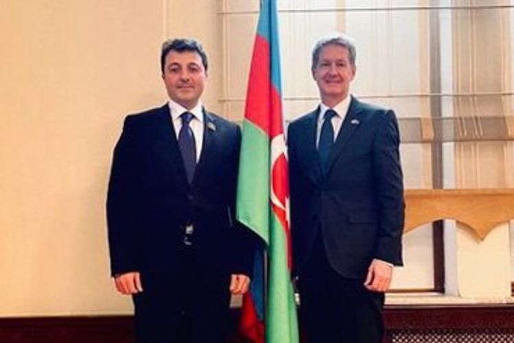 Посол Великобритании встретился с Туралом Гянджалиевым