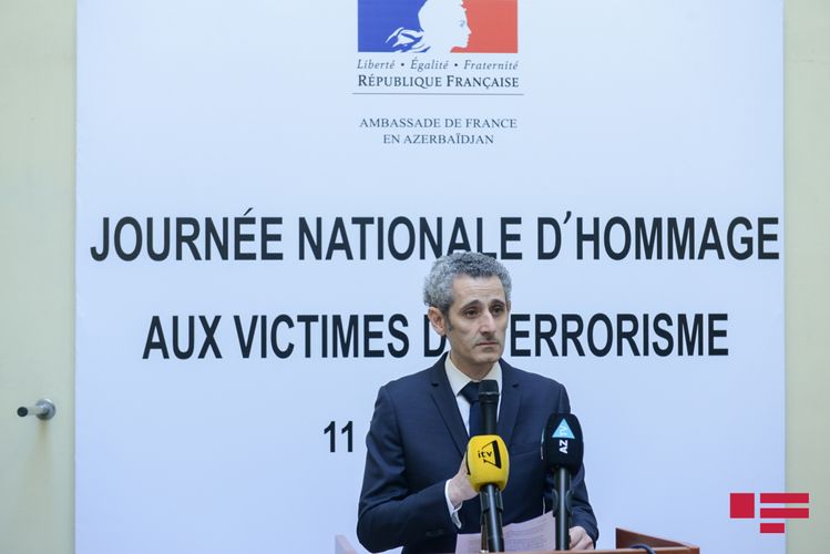 Fransa səfirliyində 11 mart terror qurbanlarının anım mərasimi keçirilib - FOTO